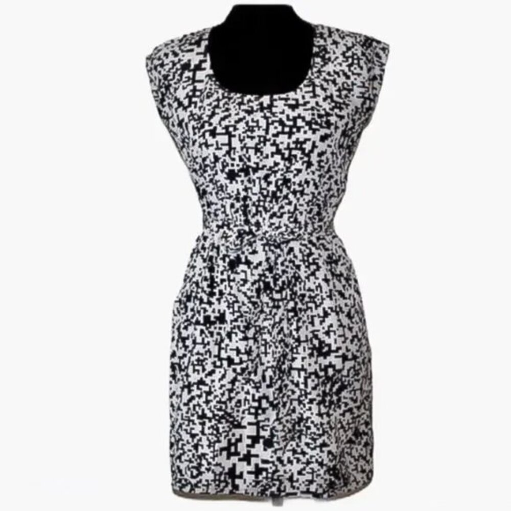 Rue 21 Elastic Waist Pocketed Mini Dress Size S